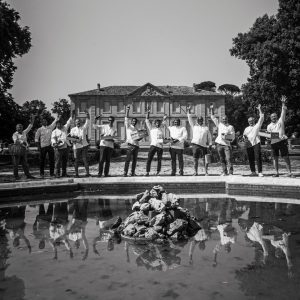 Photographie en noir et blanc de groupe des Chefs de l'association Chefs d'Oc à Montpellier