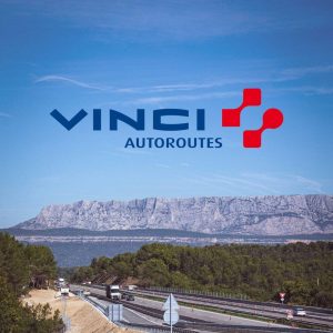 Logo de l'entreprise Vinci Autoroutes dans le sud de la France
